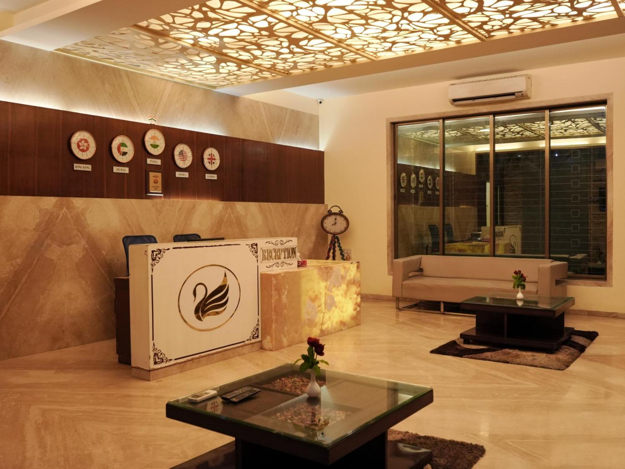 Hotel Kushala Executive Inn Тане Екстериор снимка