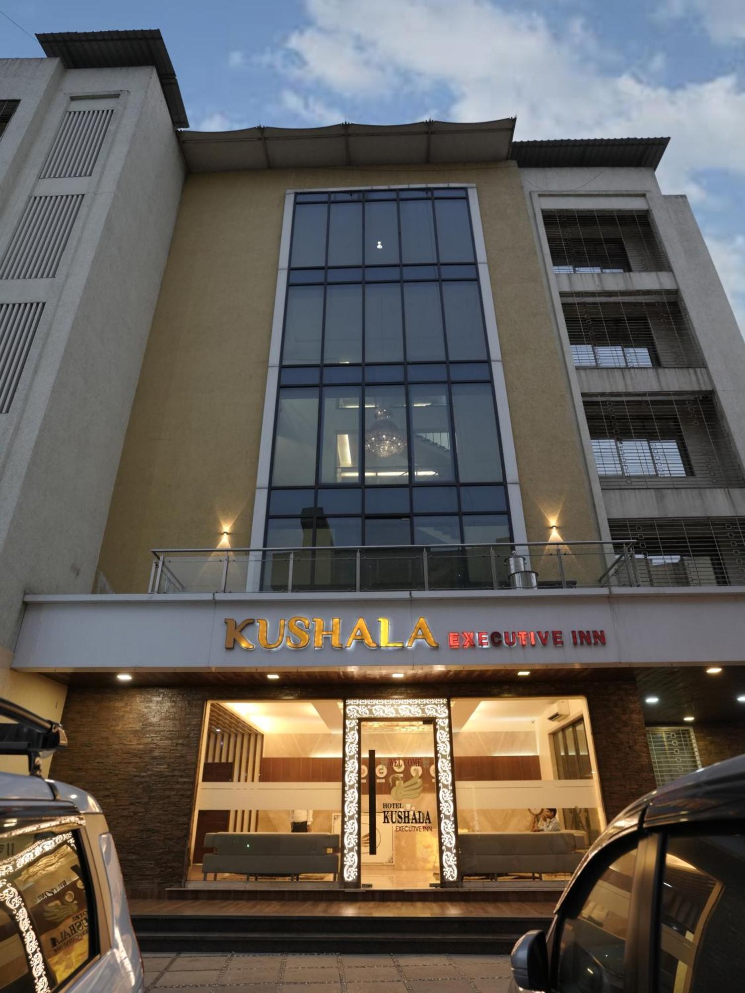 Hotel Kushala Executive Inn Тане Екстериор снимка